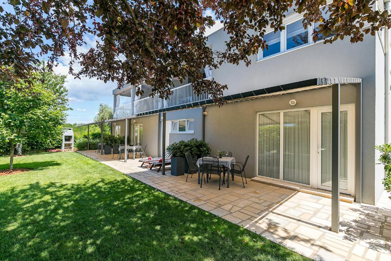 Apartments Dama Poreč Eksteriør bilde