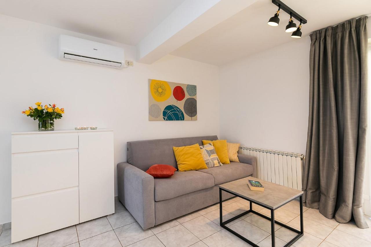 Apartments Dama Poreč Eksteriør bilde