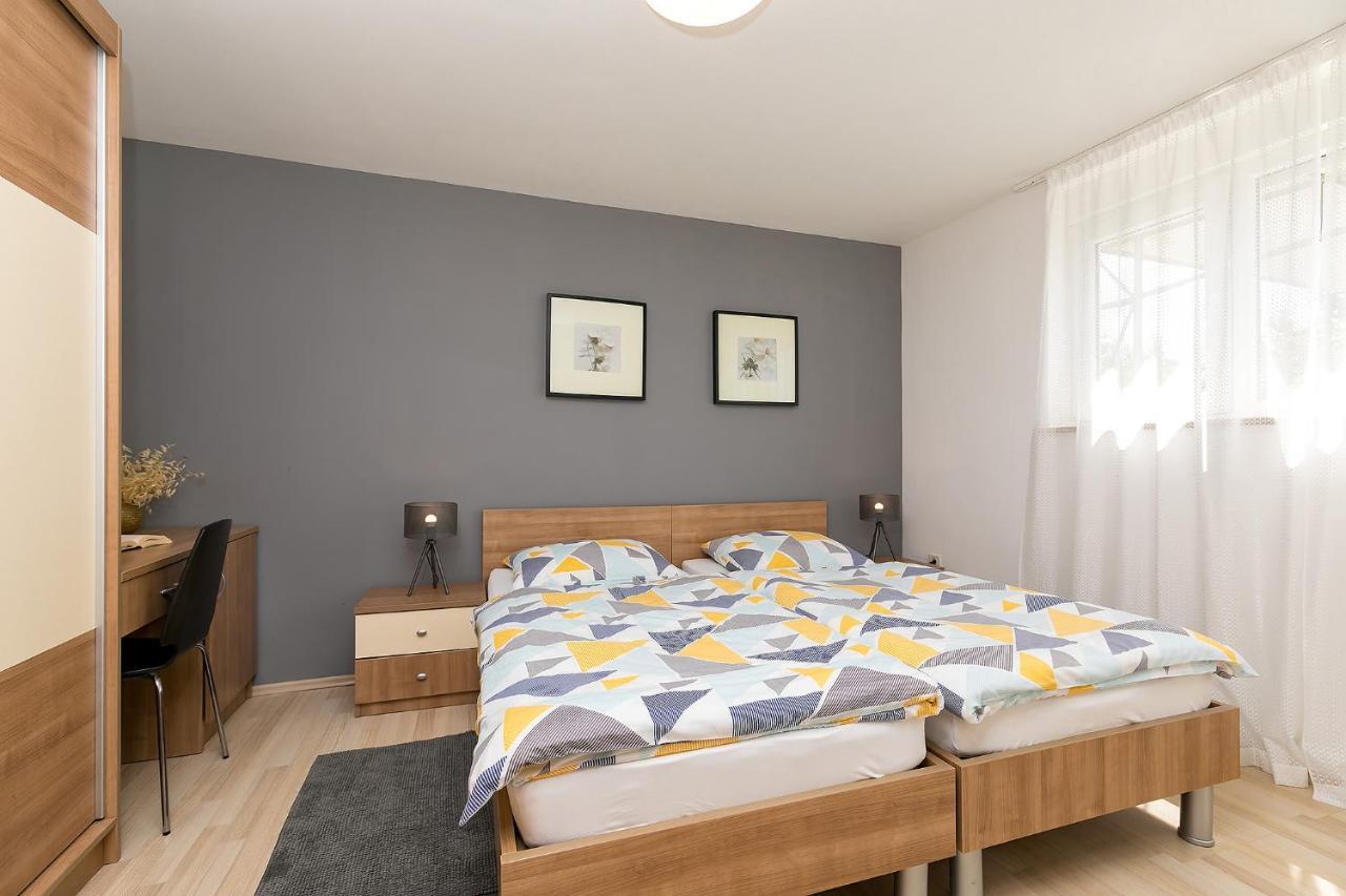 Apartments Dama Poreč Eksteriør bilde